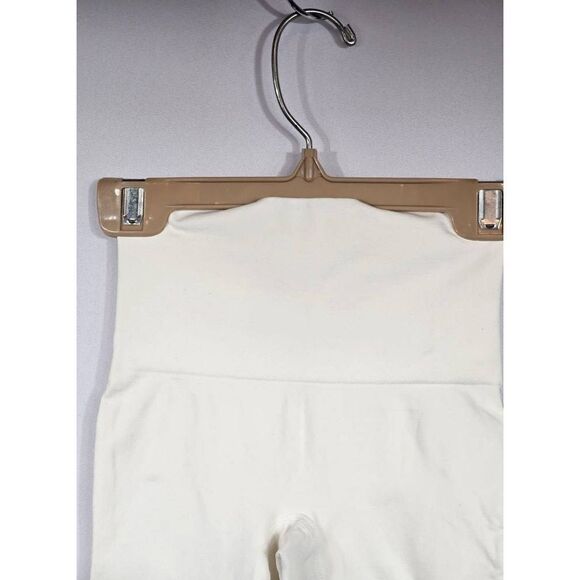 Skims core control short Nwt - Picture 6 of 8